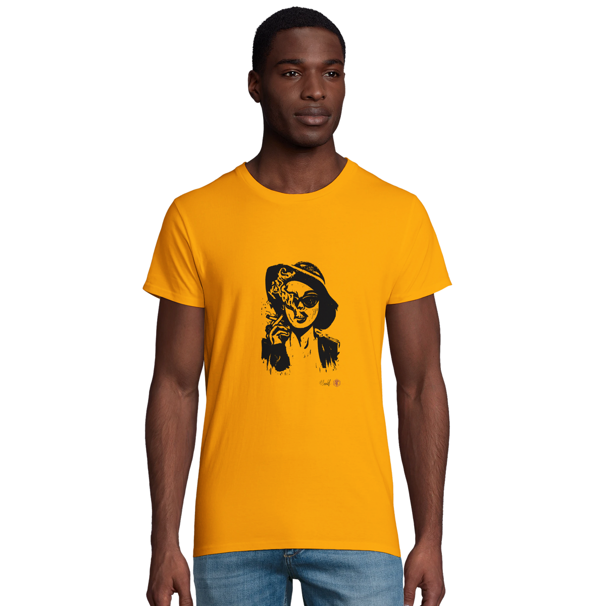 Model wearing T-shirt “Smoke”, gold, men’s cut – front view