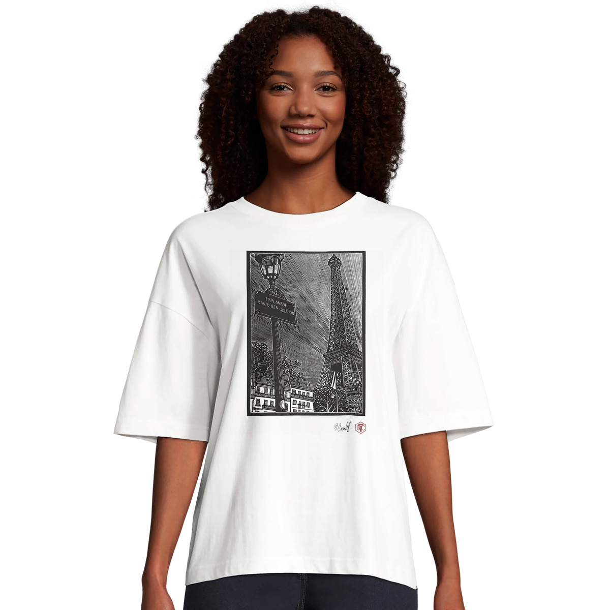 Model wearing T-shirt “Esplanade, Paris”, white, women’s cut – front view