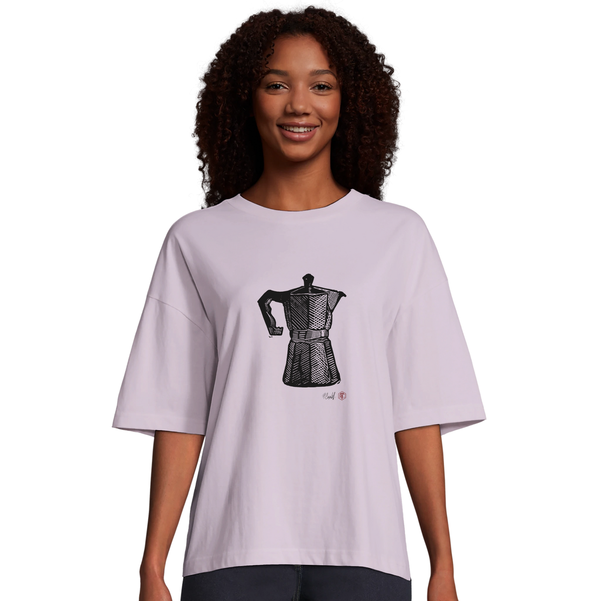 Model wearing T-shirt “Moka Pot”, lilac, women’s cut – front view