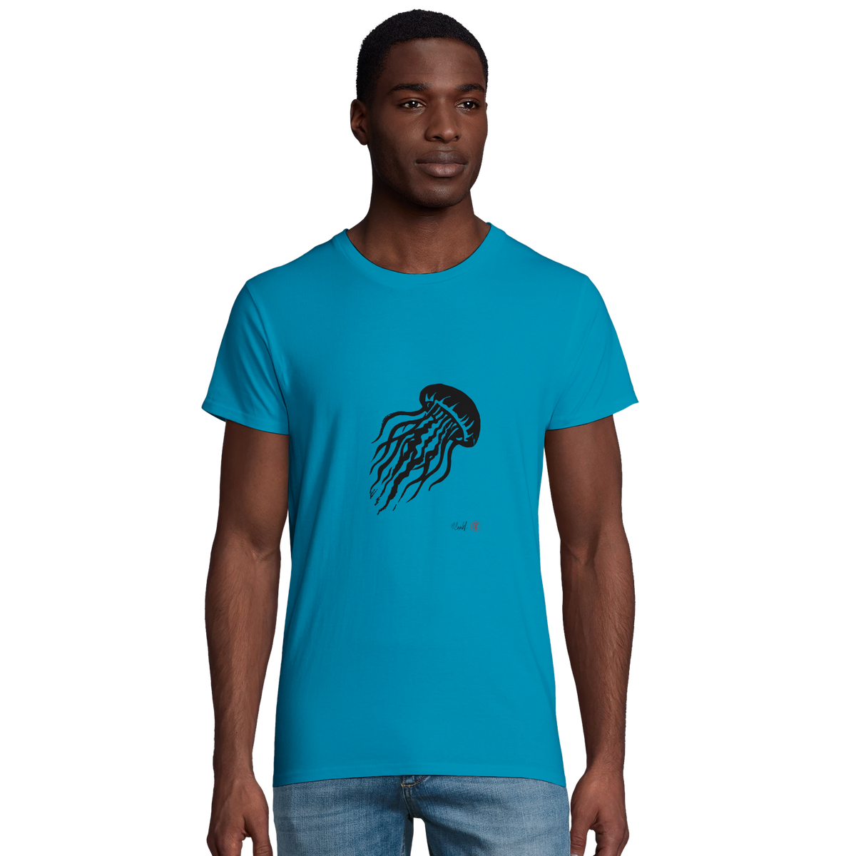 Model wearing T-shirt “Jellyfish”, aqua, men’s cut – front view
