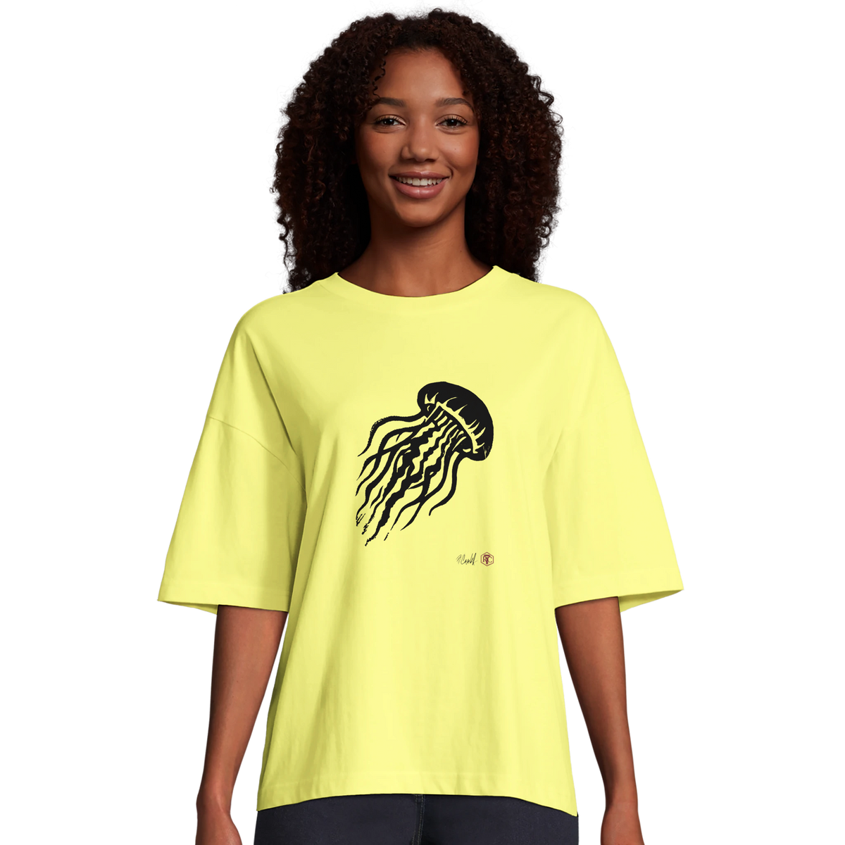 Model wearing T-shirt “Jellyfish”, light yellow, women’s cut – front view