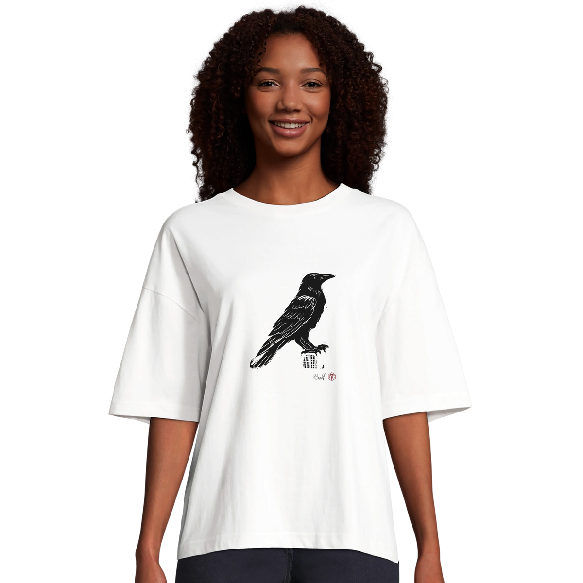 Model wearing T-shirt “Raven”, white, women’s cut – front view